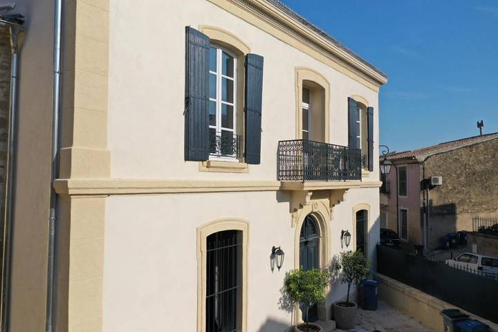 Location de vacances pour 4 personnes, avec jardin et piscine, animaux acceptés à Beauvoisin