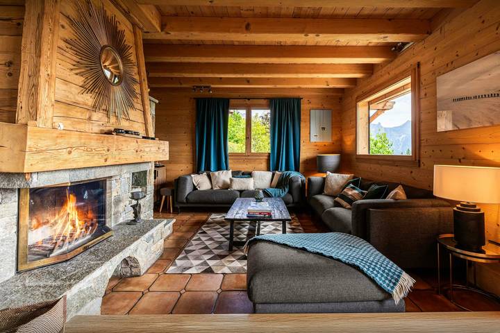 Chalet pour 13 personnes, avec Balcon et Jacuzzi ainsi que Terrasse et Jardin à Manigod