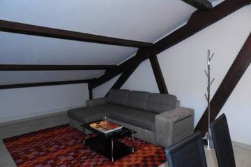 Gîte pour 12 personnes, avec terrasse et piscine à Ternand