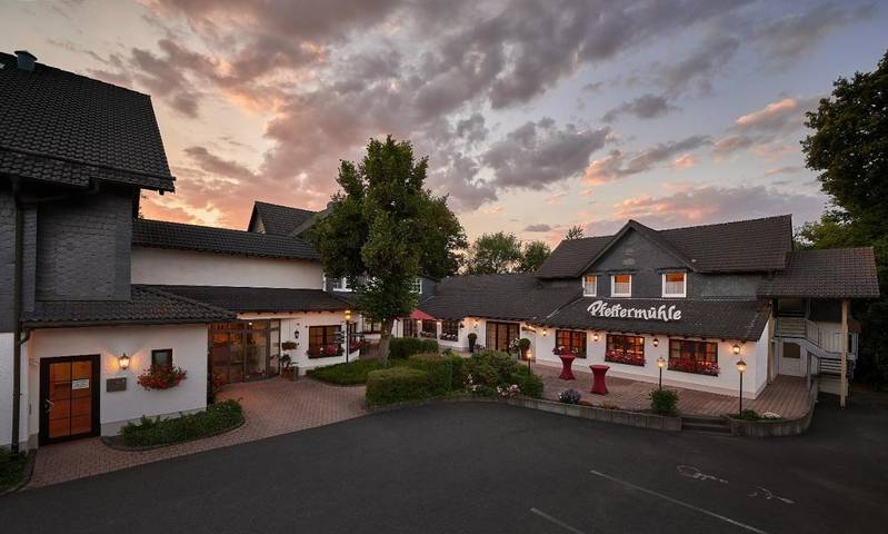 Hotel für 2 Personen, mit Terrasse und Garten in Siegen