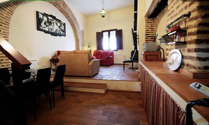 Apartamento de vacaciones para 6 personas, con piscina además de terraza y vistas en Sierra Norte de Sevilla - 2