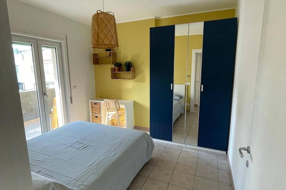 Ganze Wohnung, House 10 min walk from the sea, equipped with terrace equipped with outdoor shower in Marina di Ginosa, Golf von Tarent