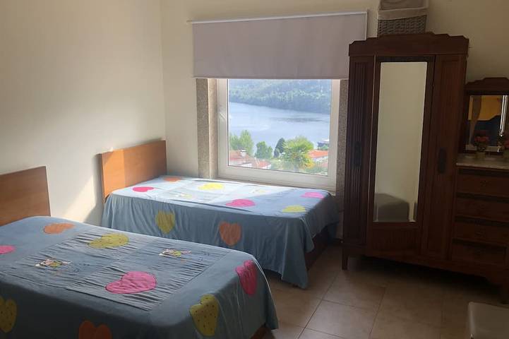 Location de vacances pour 9 personnes, avec balcon et jardin dans Melres - 2