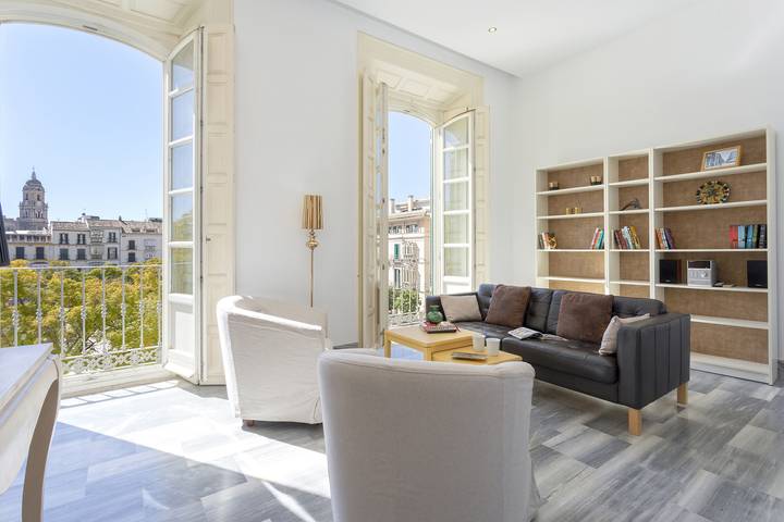 Entire apartment, Holiday apartment for 4 people with balcony in Málaga Central District, Malaga