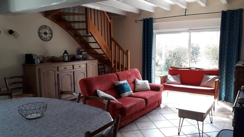 Location de vacances pour 9 personnes, avec vue et jardin à Hommes - 3