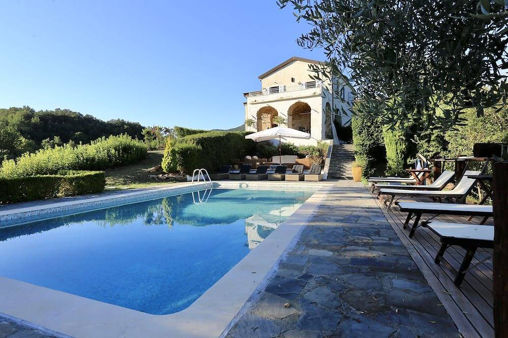 Luxusvilla mit beheiztem privatem Pool, herrlichem Blick und ländlicher Lage in Licciana Nardi, Val di Magra