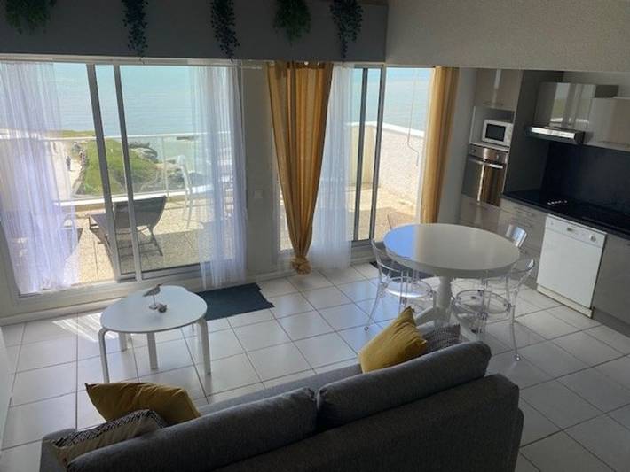 Gîte pour 5 personnes, avec terrasse dans Plage du Chay - 3