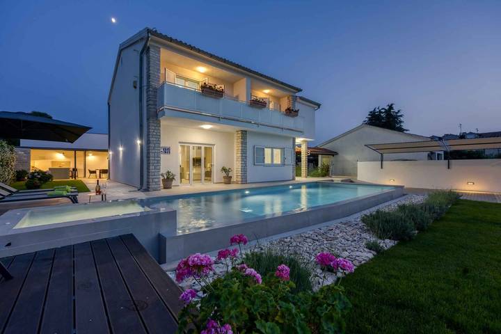 Villa for 8 people, with garden in Poreč