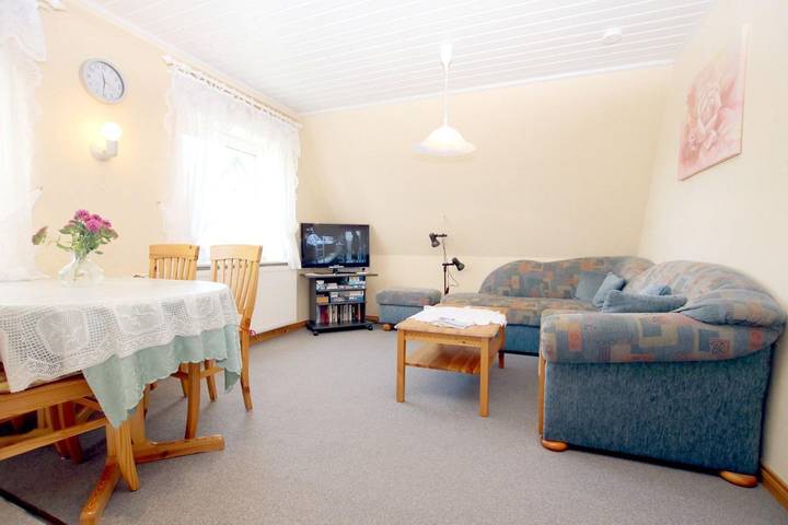 Ganze Wohnung, 4-Zimmer Ferienwhg. in Nieblum mit ca. 65qm im 1.Og mit Gartennutzung in Nieblum, Föhr