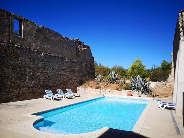 Gîte pour 2 personnes, avec piscine et terrasse à Portel-des-Corbières