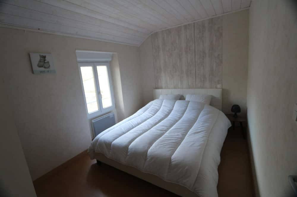 Entire apartment, Apartments for 6 people air-conditioned private parking in Cholet, Cholet region