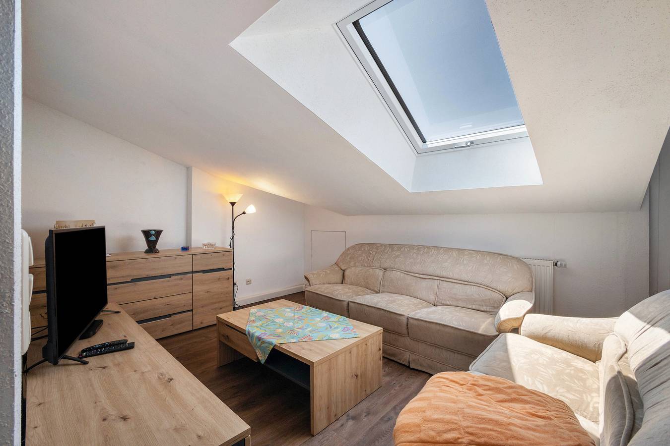 Ganze Wohnung, Ferienwohnung 'Luna' mit Bergblick, Wi-Fi und Klimaanlage in Bindlach, Frankenalb