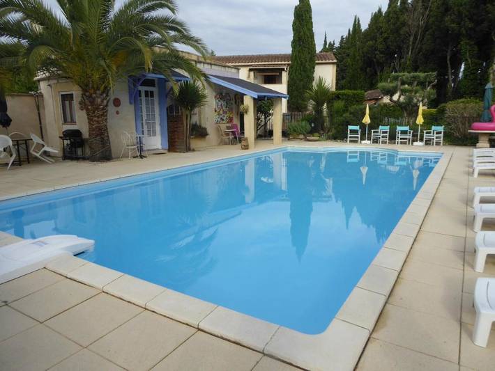 Ferienwohnung für 2 Personen, mit Terrasse und Garten sowie Pool