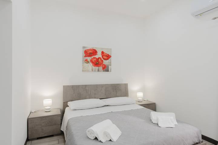 Apartamento inteiro, Apartamento 'Home La Chiaretta' com terraço privado, Wi-Fi e ar condicionado in Buseto Palizzolo, Trapani (província)
