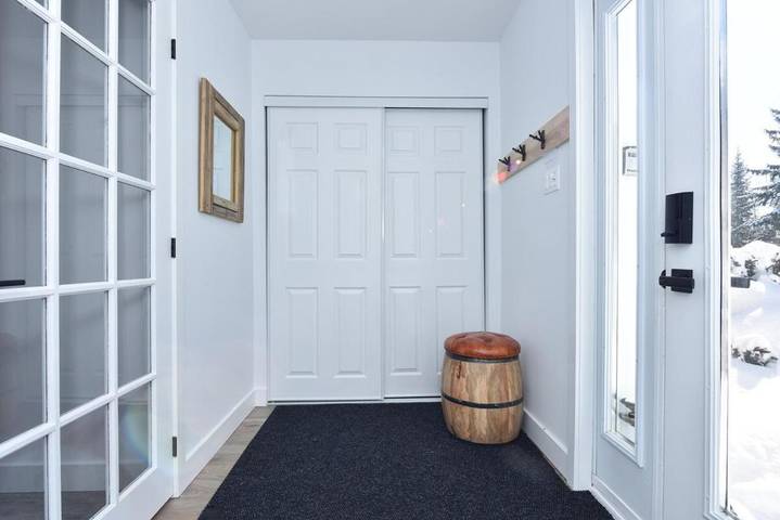 Gîte pour 6 personnes, avec jardin et terrasse ainsi que piscine et vue dans Mont-Tremblant - 2