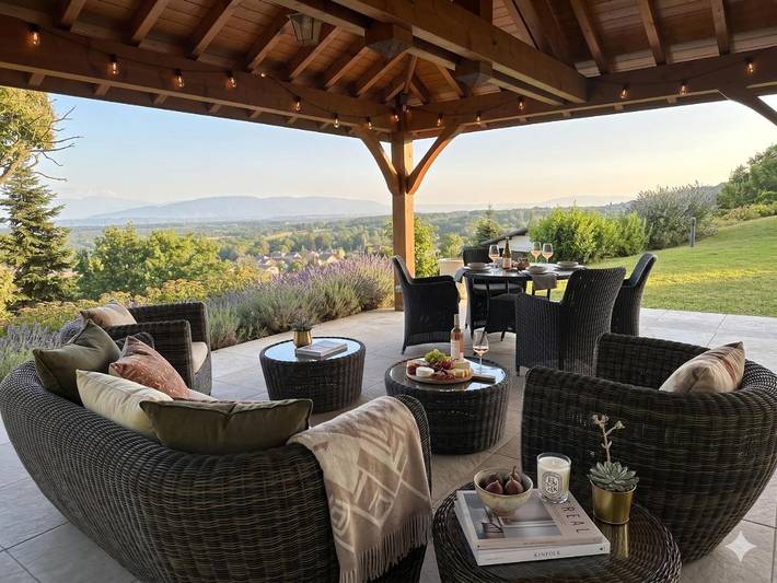 Location de vacances pour 12 personnes, avec Balcon et Terrasse ainsi que Jardin et Vue à Divonne-les-Bains - 2
