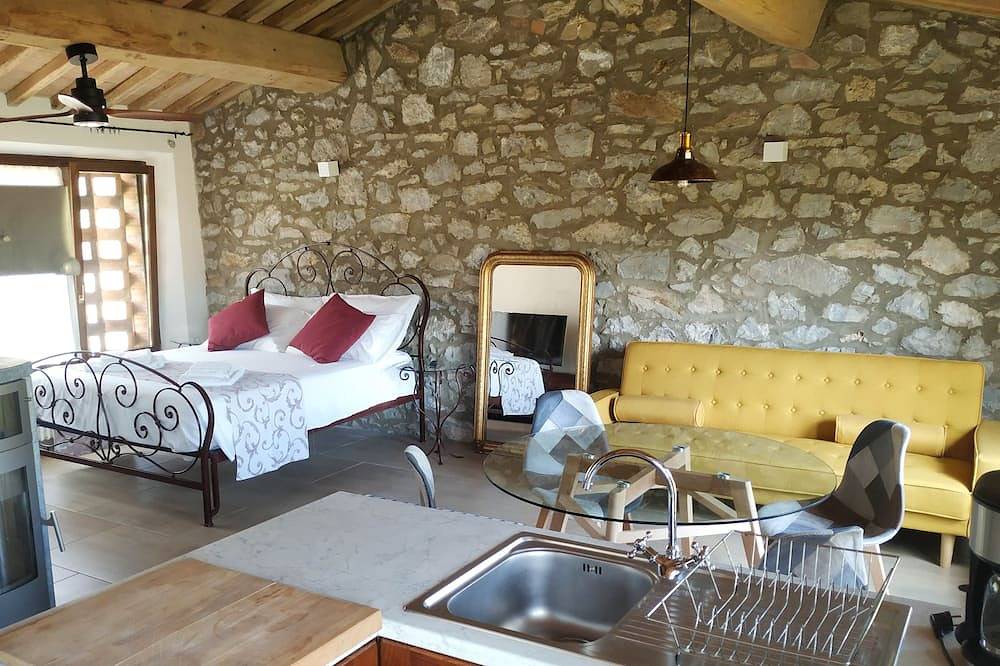 Ca'Novae - Tuscan Country Farmhouse in Montieri, Provincia di Grosseto