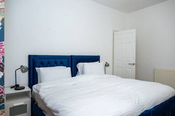 Holiday Rental for 7 People in Stoke-on-Trent, West Midlands, Photo 1