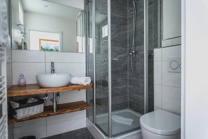 Chambre d’hôte pour 2 personnes, avec vue ainsi que jardin et balcon à Garmisch-Partenkirchen - 4