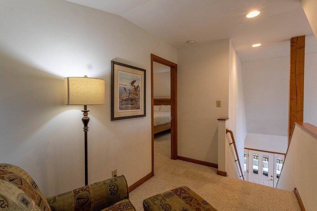 A Change of Scenery - Pet Friendly! 5 sleeping spaces, close to Boone, views, foosball! in Blue Ridge Parkway, Watauga County