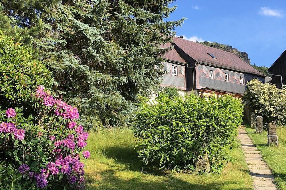 Ganze Wohnung, Gemütliche Ferienwohnung am Fuße des Kleinen Zschirnstein in Reinhardtsdorf-Schöna, Elbsandsteingebirge