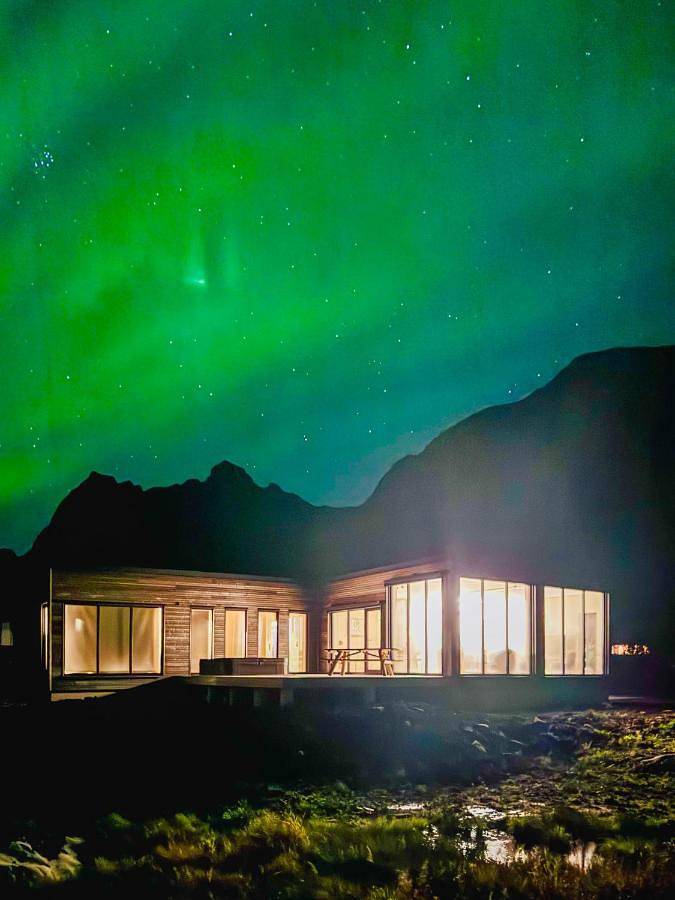 New amazing cabin with spectacular view and jacuzzi in the heart of Lofoten in Vågan