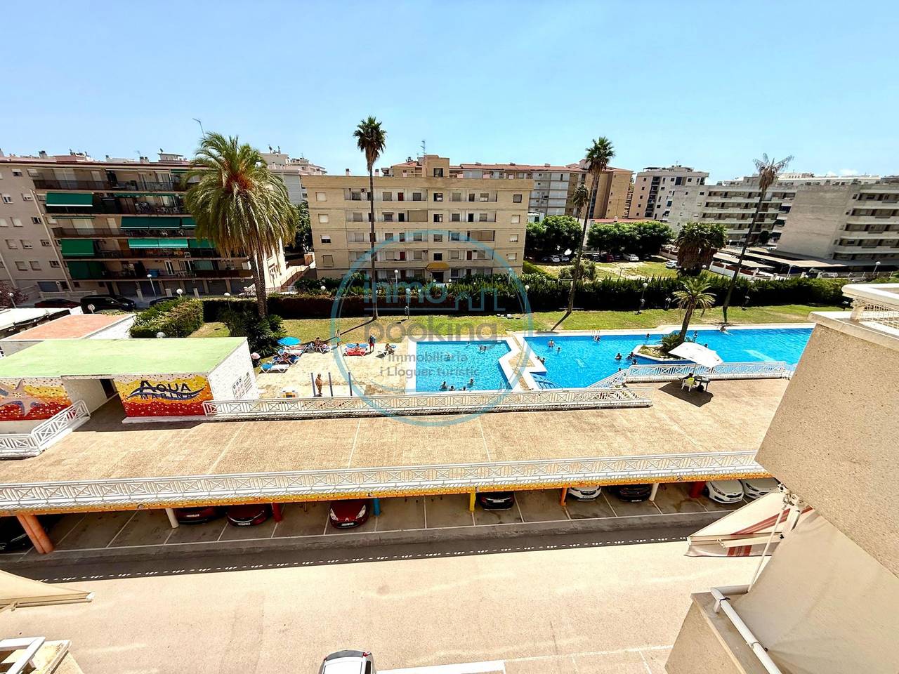 Entire holiday apartment, Aqua Marina Ii La Pineda, air-conditioned with a pool in La Pineda, Platja de la Pineda