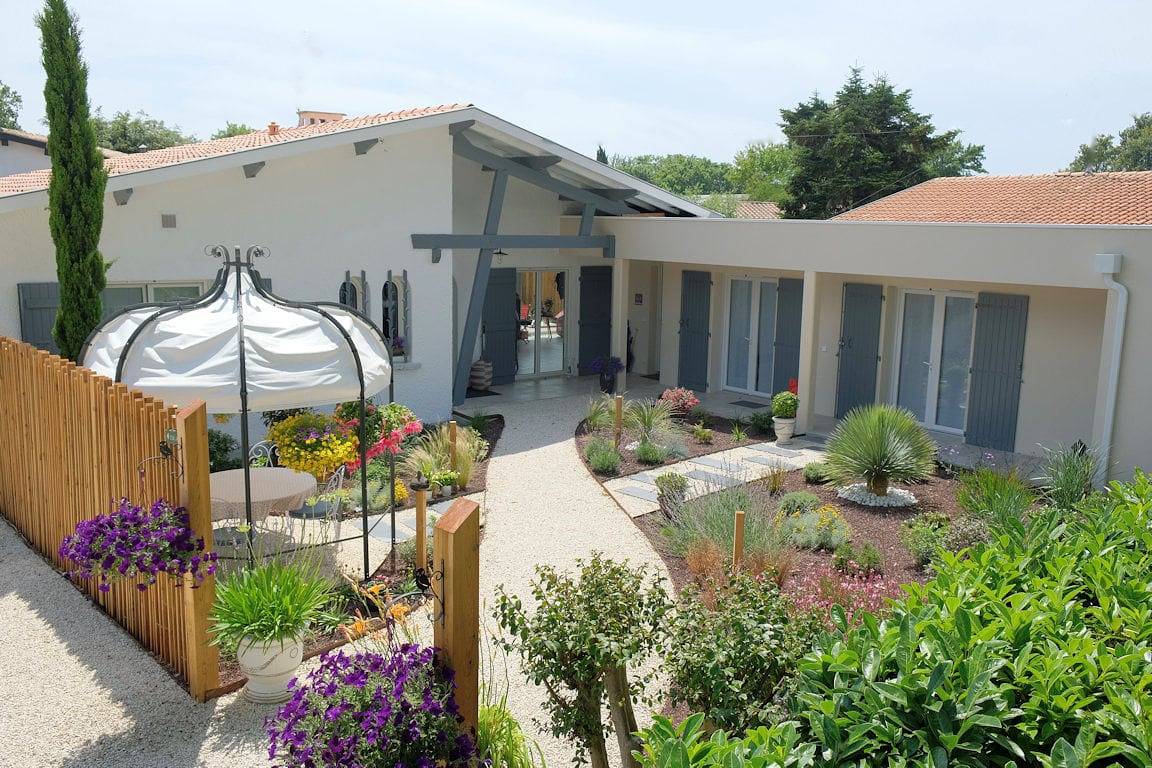 Villa Pierartlou, chambres d'hôtes - Chambre Agapanthe in Arès, Région d'Arcachon