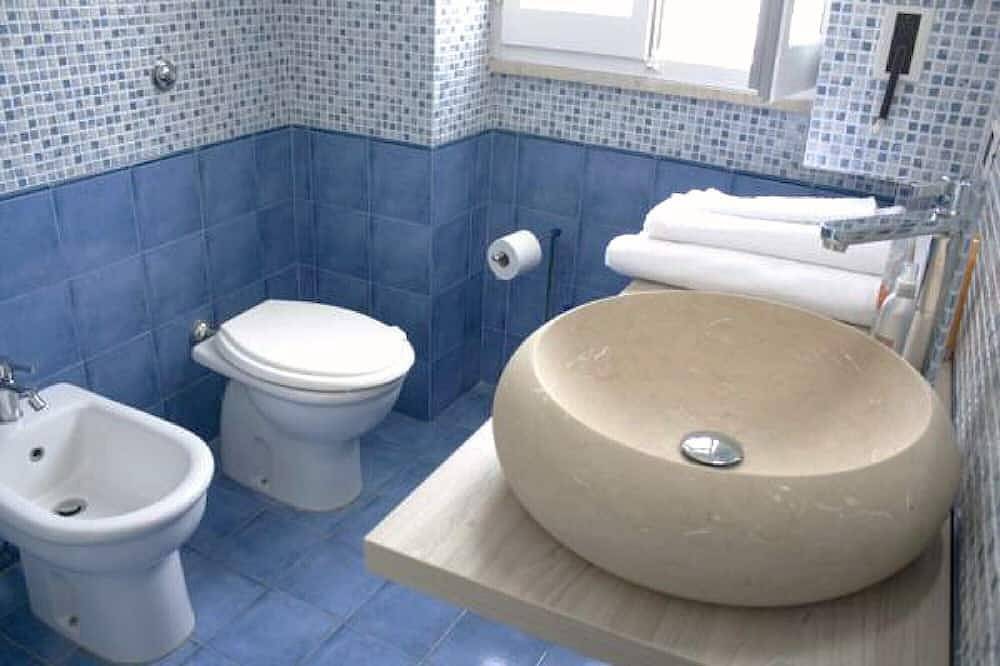 Apartamento entero, Apartamento La Vela, a 20 metros del mar! in Conchiglie-Alto Lido, Golfo de Tarento