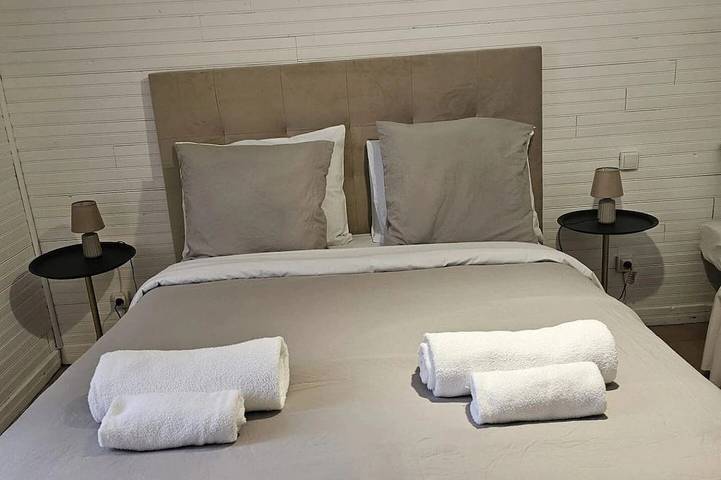 Gîte pour 5 personnes, avec piscine à Douville - 2