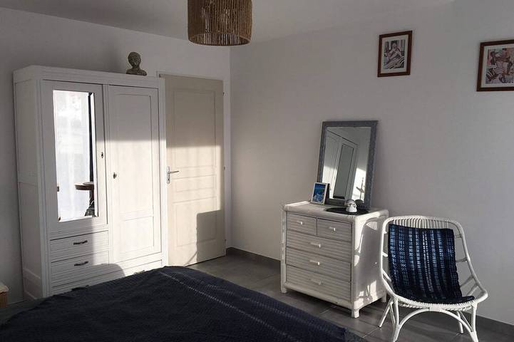 Gîte pour 6 personnes, avec jardin ainsi que terrasse et piscine à Le Gua - 2