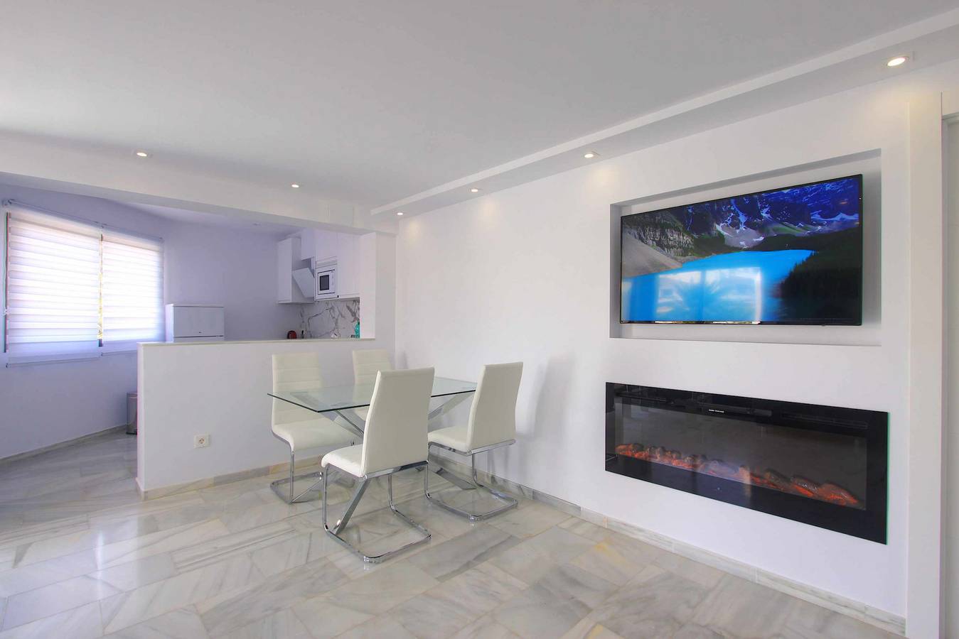 Geheel appartement, 1108 Elegant Golden Beach Apartments with sea View in Marbella Oost, Marbella