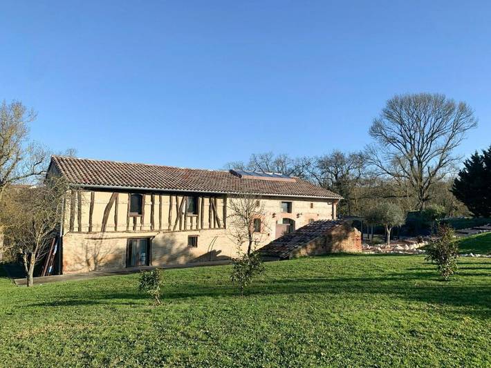 Location de vacances pour 6 personnes, avec piscine et terrasse, animaux acceptés à Aignes