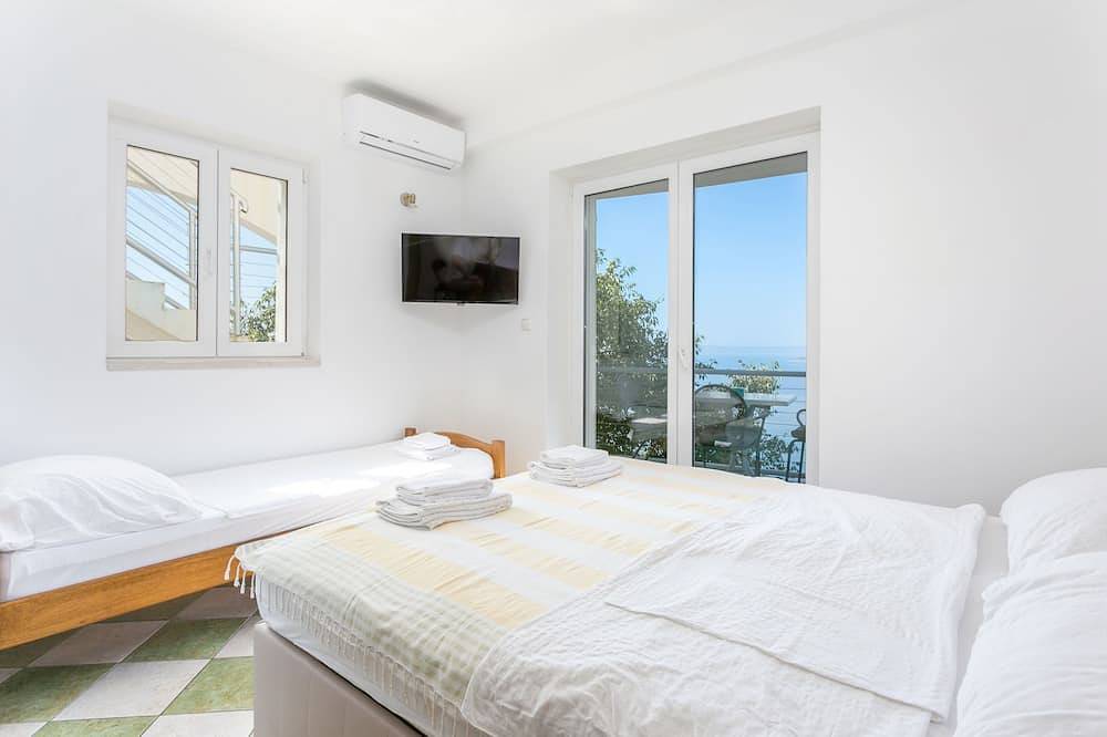 Hel leilighet, Treroms leilighet med terrasse og utsikt over havet Brela, Makarska in Brela, Makarska Riviera