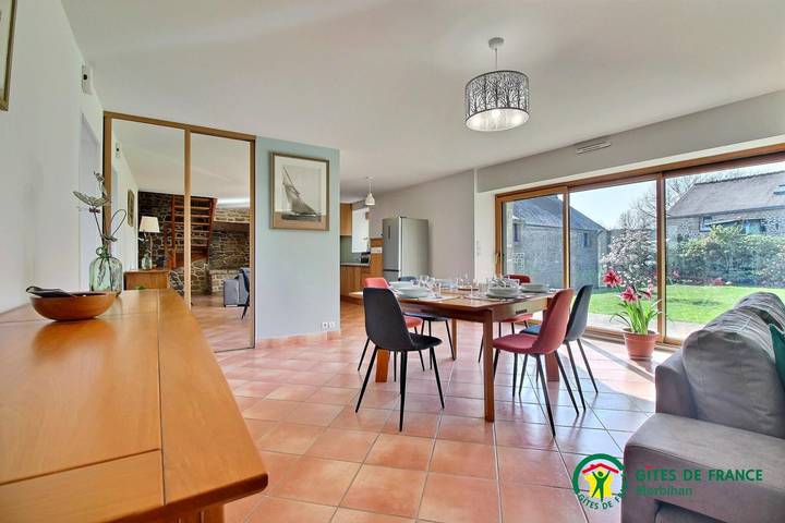 Gîte pour 6 personnes, avec terrasse et jardin à Limerzel - 2