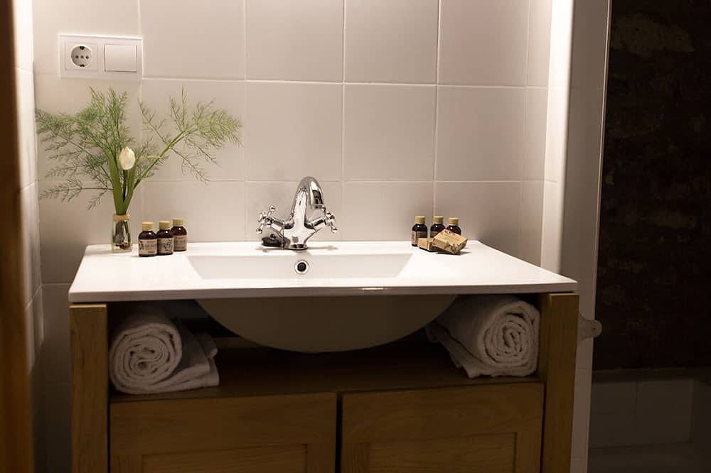 Mas traditionnel du 14ème siècle dans le parc naturel du Montseny in Figaró-Montmany, Barcelone l'intérieur des terres