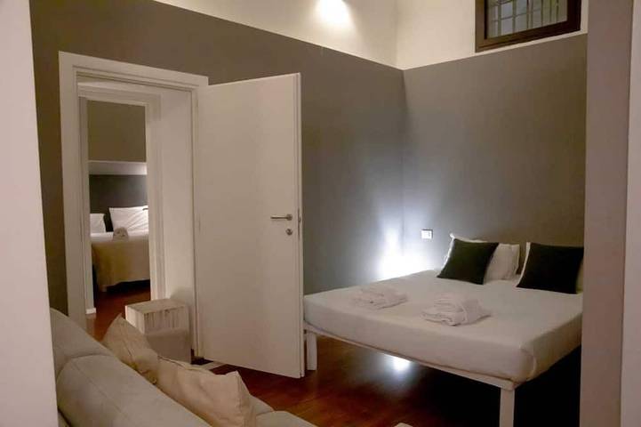 Appartamento intero, Spacious 90sqm Apartment Jewish Ghetto-2Br 2Ba Walk to Trastevere & Pantheon in Centro di Roma, Roma