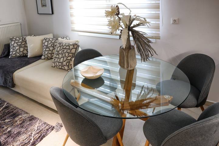 Appartement entier, Appartement de vacances pour 4 personnes avec balcon in Vólos, Magnisia