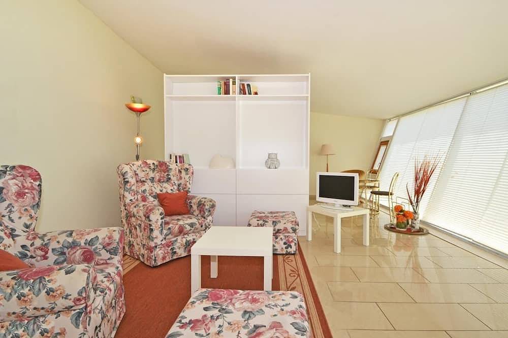 Entire apartment, Quiet vacation apartment in Ahlbeck with garden & Wlan - only 400 m to the beach in Drei Kaiserbäder, Heringsdorf
