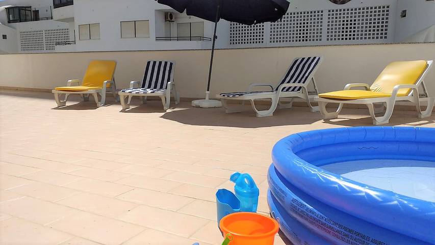 Gîte pour 6 personnes, avec terrasse à Quarteira - 4