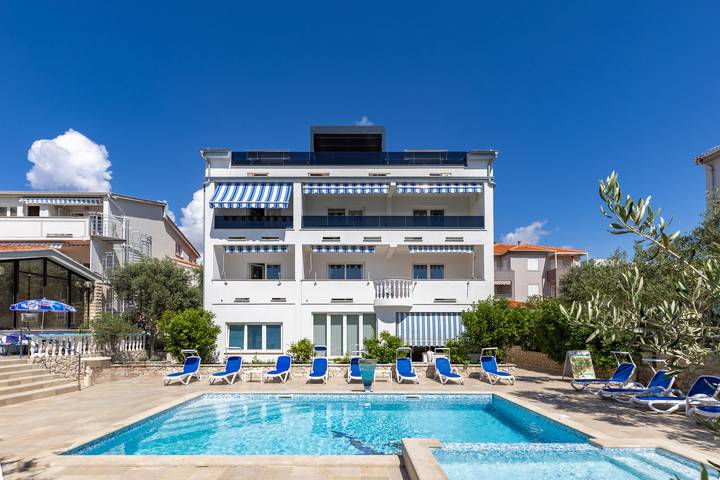 Holiday apartment for 6 people, with balcony and ocean view as well as pool, child-friendly - 1