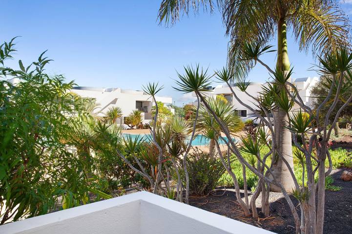 Casa de vacaciones 'The Garden Secret' con piscina compartida, terraza privada y Wi-Fi in La Oliva, Fuerteventura