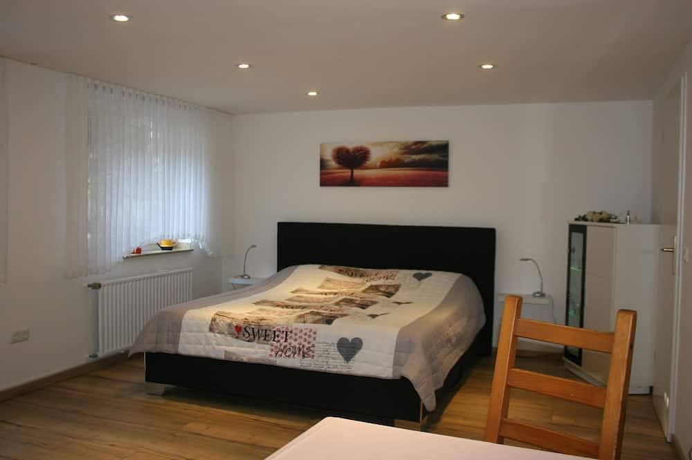 Ganze Wohnung, Komfortable Ferienwohnung mit sep. Eingang u.Top-Anbindung nach Aachen u. Eifel in Aachen, Rheinland