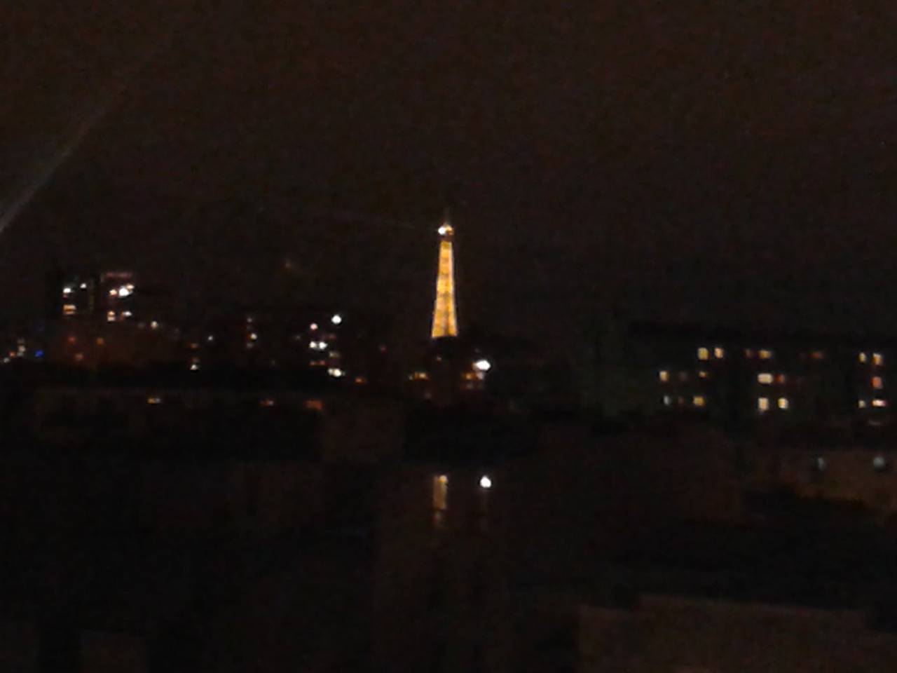 Suite de deux chambres d'hôtes - vue sur la Tour Eiffel - Belle chambre petit déjeuner avec vue Tour Eiffel in 14e arrondissement de Paris, Paris