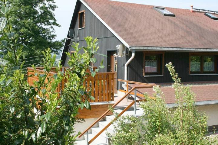 Ferienwohnung für 4 Personen, mit Ausblick und Terrasse, kinderfreundlich in Sebnitz - 2