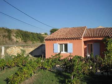 Gîte pour 2 personnes, avec jardin et terrasse dans le Vaucluse