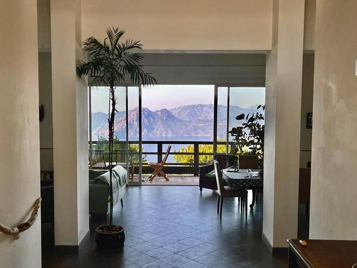 Villa für 9 Personen, mit Balkon und Whirlpool sowie Terrasse und Garten in Piana