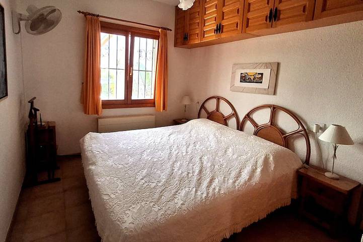 Encantadora casa bien mantenida con jardín para 4 personas. in Bello Horizonte (Alicante), Costa Blanca