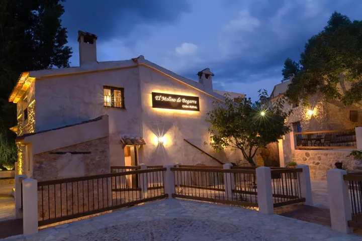 Casa de vacaciones para 14 personas, con jardín y vistas, Se admiten mascotas - 1