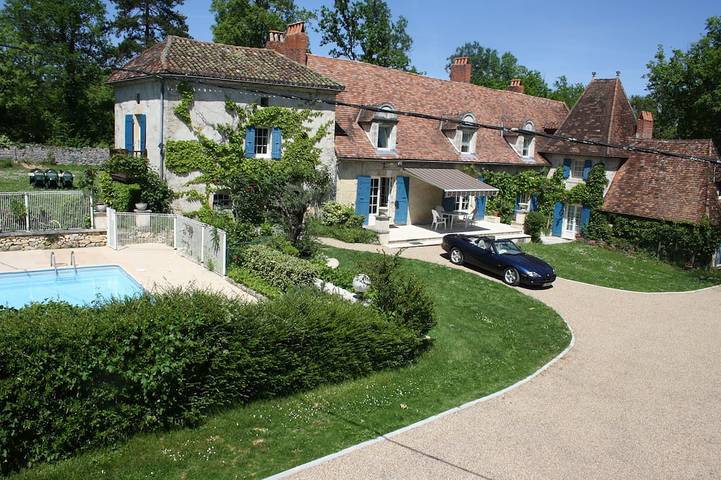 Location de vacances pour 12 personnes, avec Balcon ainsi que Jacuzzi et Jardin à Le Change